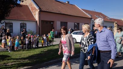 FOTO: Eva Pavlová s Petrem Pavlem prošli města zasažená tornádem.