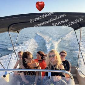 Dámský výlet jaksepatří: manželka Andreje Babiše si zkrátka umí užívat život. 