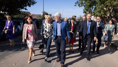 FOTO: Eva Pavlová vynesla halenku a džíny.