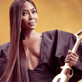 Tváří kalendáře byla v minulosti supermodelka Naomi Campbell.
