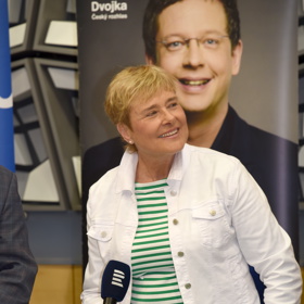 Marie Retková má ráda výrazné barvy, ať už je to zelená nebo žlutá.