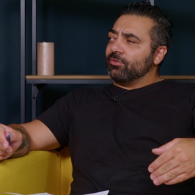 Šéfredaktor Karen Mchitarjan.