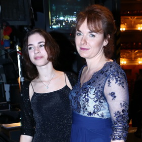 Anna Dvořáková doprovází  mámu Barboru Munzarovou ráda do společnosti. 