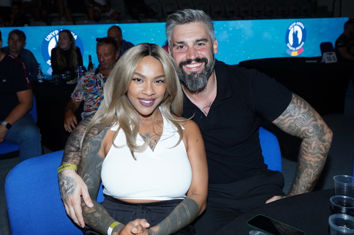 FOTO: Angie s Pepou na Red Face. – stránka 92