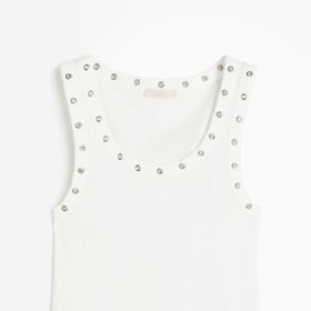 Tílko s cvočky, H&M, 749 Kč.