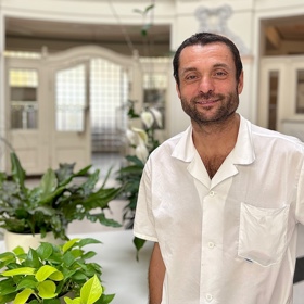 Optimální věk ženy na početí dítěte je podle Hanáčka 18-22 let.