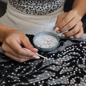 Jak nám vysvětlil Roman Šolc, kameny působí elegantněji než flitry.