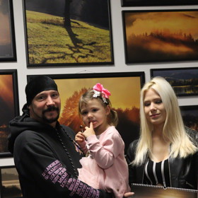 Bohuš Matuš s manželkou Lucií a tříletou dcerou Natálkou.