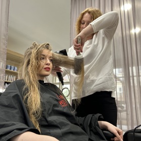 Kdo by Michaele Pecháčkové vlasovou péči nezáviděl