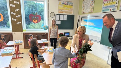 FOTO: Eva Pavlová přivítala prvňáčky.