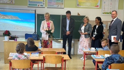 FOTO: Eva Pavlová zahájila na Základní škole a Mateřské škole Jindřichov nový školní rok.