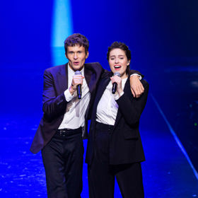 Dominika Hašková během duetu s Albertem Černým.