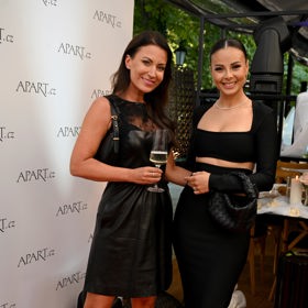 Gabriela Partyšová se na večírku setkala s ambasadorkou značky, zpěvačkou Monikou Bagárovou.