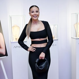 Jak nám Monika v rozhovoru prozradila, na krku ten večer vynesla diamanty za téměř jeden milion korun.