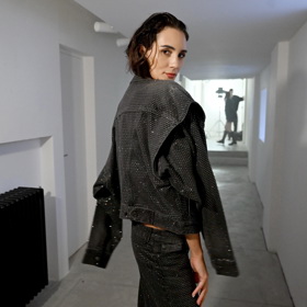 Na místě se rozpovídala nejen o péči o dva malé syny, ale také o tajemství své božské postavy. 