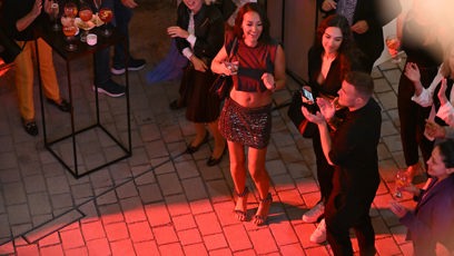 FOTO: Celý večer si měla s kým povídat.