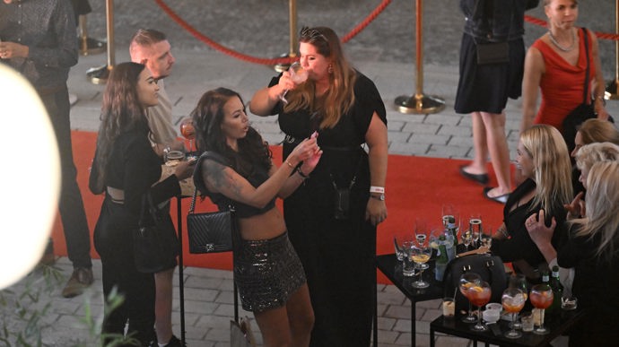 FOTO: Agáta dělala jedno selfie za druhým. – stránka 2249