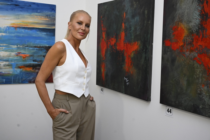 FOTO: Jedni Simoně fandí. – stránka 526