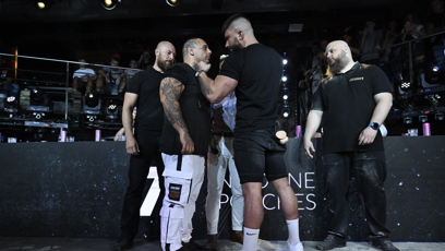 FOTO: Marek "Datel" Valášek se utká s Jaroslavem Kotlárem. Právě jejich zápas bude pomyslnou třešničkou nadcházejícího galavečera.