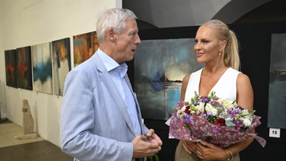 FOTO: Simona dorazila na výstavu obrazů, kde nám poskytla rozhovor.