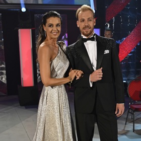 Iva Kubelková po boku svého tanečního partnera Martina Prágra.