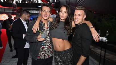 FOTO: K Agátě se hrnulo hodně mužů.