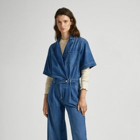 Pepe Jeans, 4 199 Kč.