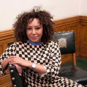 Zpěvačka Mel B se v otevřeném rozhovoru pro australskou rozhlasovou show svěřila s tím, jaké následky na ní zanechalo desetileté soužití s agresivním exmanželem Stephenem Belafontem.