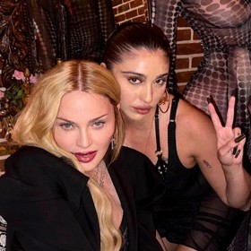 Lourdes se v tomto velmi podobá své mamince Madonně, která v 80. a 90. letech provokovala jedním počinem za druhým.