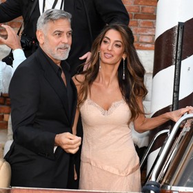 George Clooney se svou ženou Amal na festivalu v Benátkách.