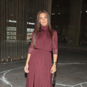 Šaty, které si Katie vybrala do první řady módní show její oblíbené návrhářky Ully Johnson  na zářijovém týdnu módy v New Yorku.