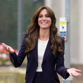 Vlasům je třeba pověnovat dostatek času, aby vlny ve stylu mořské panny vypadaly vzdušně. 