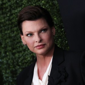 Marie ji podle jejích slov soustavně týral a bil. Vždy ale tak rafinovaně, aby nebyly vidět modřiny. Přece jen potřeboval, aby modelka nadále vydělávala.