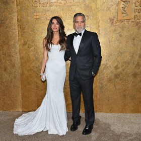 Amal a George Clooneyovi byli nejen hostiteli akce, ale také jejími hlavními hvězdami a ozdobami.