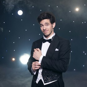 Herec Marek Adamczyk, známý ze seriálu Kukačky, se letos objeví v taneční soutěži StarDance.