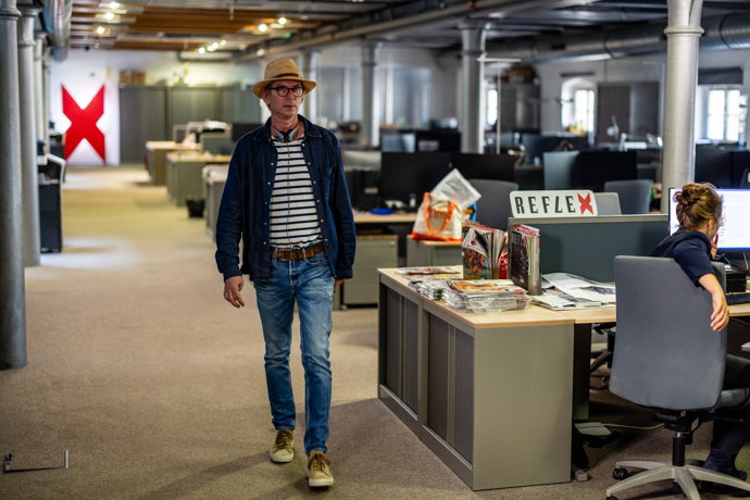 FOTO: Hraje tam i Jiří Strach. – stránka 738