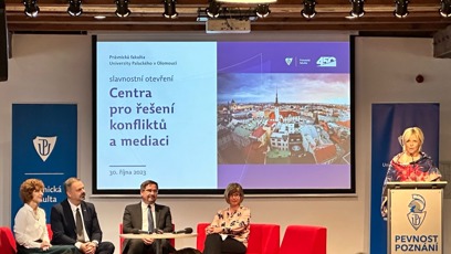 FOTO: Eva Pavlová slavnostně otevřela Centrum pro řešení konfliktů a mediaci.