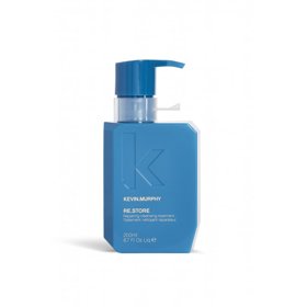 Dan Pašek doporučuje produkty značky Kevin Murphy. Řadu RE.STORE zakoupíte v salonech a na eshopu od 240 Kč za 40 ml po 950 Kč za 200 ml. 