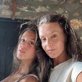 Mladší dcera Ivy Kubelkové, Karolína, podědila krásu po mámě.