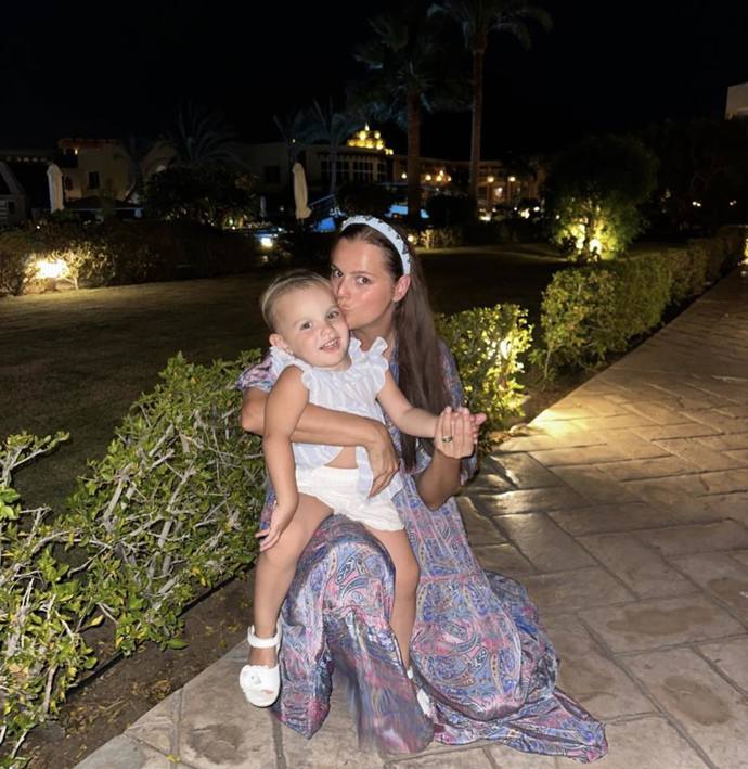 FOTO: Ornella Koktová s dcerou – stránka 488