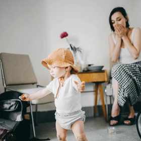 Beáta Kaňoková zde zachytila moment, kdy dcera Juditka dělala první krůčky.