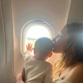 Olga Lounová už s dcerkou Arianne letěla do Los Angeles a do Paříže.