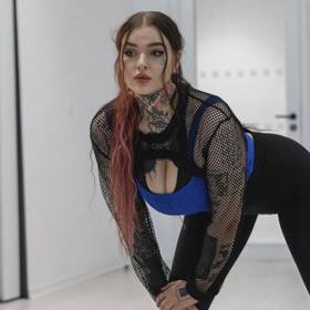 Vystrašilo ji to a nyní na sobě pracuje.