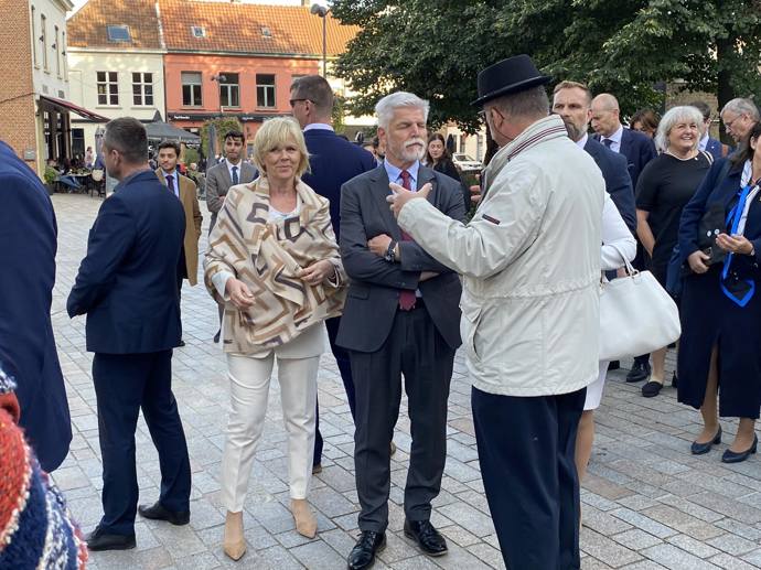 FOTO: Eva Pavlová se usmívala. – stránka 1116