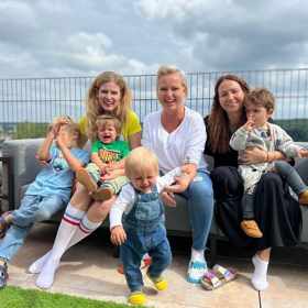 Martina Pártlová se svými kamarádkami z uskupení 3 v 1, Nikol Leitgeb a Veronikou Arichtevou. Všechny už jsou matkami.