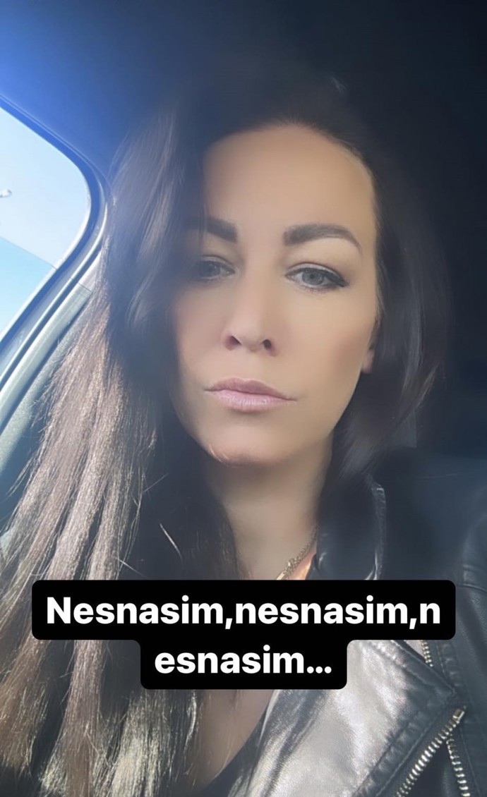 FOTO: Agáta nesnáší pondělky, protože odevzdává dceru Rozárku svému expřítelovi Soukupovi. – stránka 2054