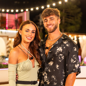 Lu Jambor v Love Islandu.