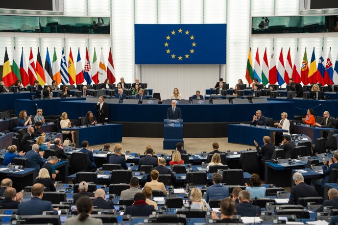FOTO: Petr Pavel promluvil na půdě Evropského parlamentu. V sále byla i první dáma Eva Pavlová. – stránka 1109