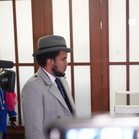 Feri tvrdí, že skutky nespáchal.