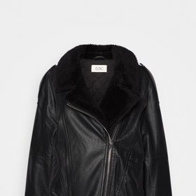 Černá bunda s šikmým zipem, EDC by Esprit, 3 190 Kč.